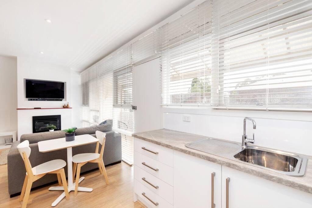 Modern Stylish Self-Contained Studio Apartment Burnside Buitenkant foto