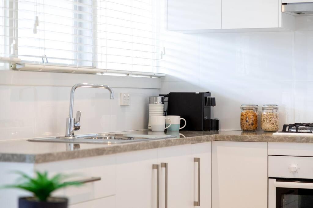 Modern Stylish Self-Contained Studio Apartment Burnside Buitenkant foto